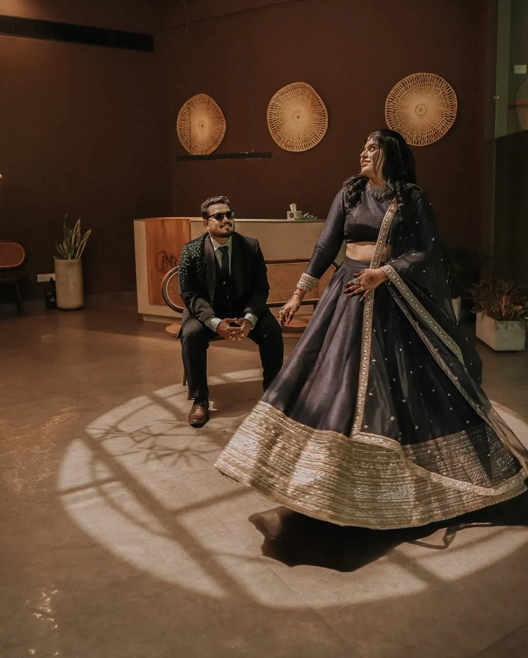The twirl — Couple portrait by Ybrain Photography