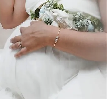 Hands — Maternity portrait by Ybrain Photography